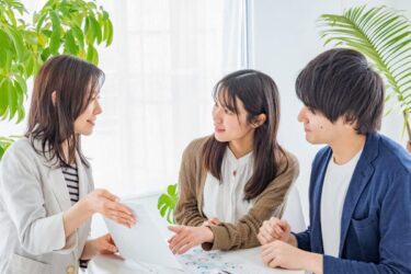 統合失調症の受診拒否|連れて行く前に、家族だけで相談できる