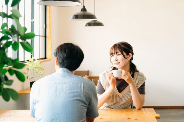 夫との関係で消耗しているときの対応を解説する記事のアイキャッチ画像