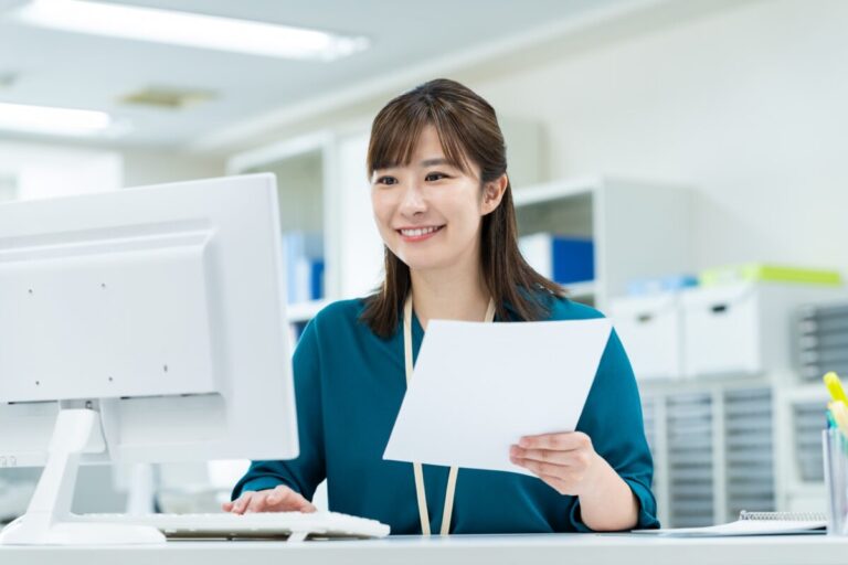 ASDの同僚との関係で消耗しているときの対応を解説する記事のアイキャッチ画像
