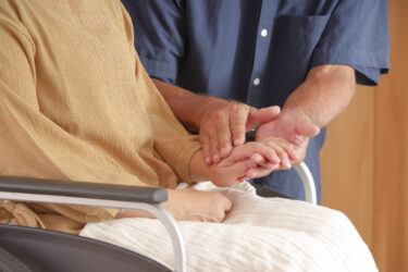 家族が精神疾患になったときの支え方｜治すのは家族の仕事ではありません