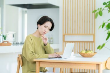 心理カウンセラーの資格は意味ない?|248人の半分が「足りない」と答えた